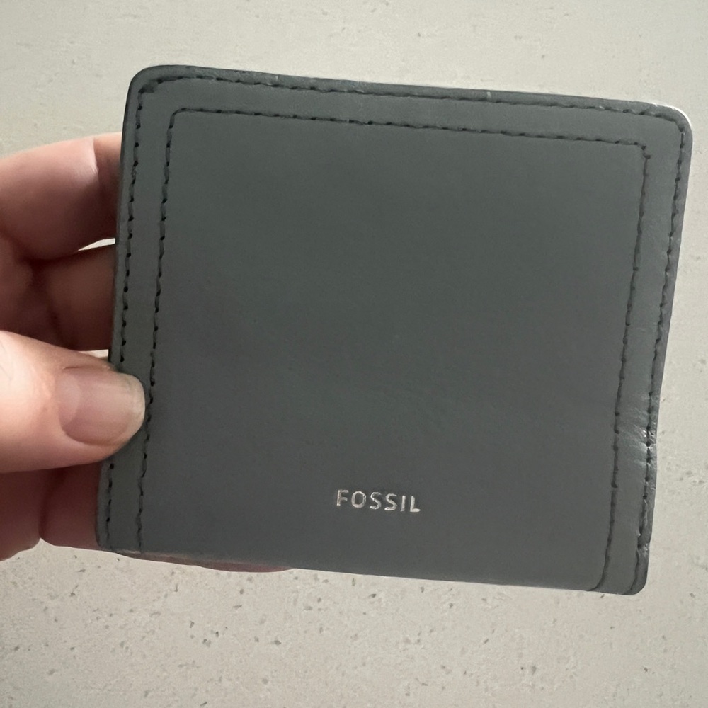 Small Fossil wallet in a grey/blue colour